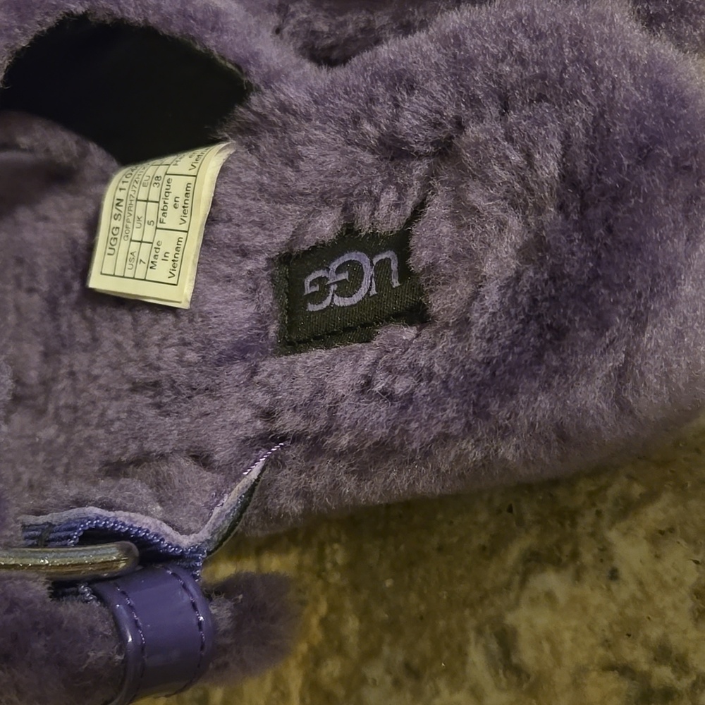 UGG Purple Fuzzy Slippers - Picture 4 of 8